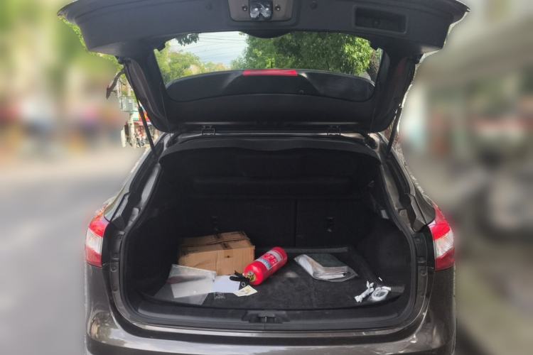 Used Nissan Qashqai 2016 2.0L CVT Deluxe Edition Trunk