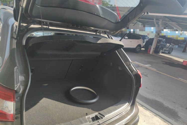 Used Nissan Qashqai 2016 2.0L CVT Luxury Edition Trunk