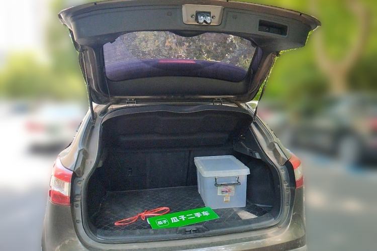 Used Nissan Qashqai 2016 2.0L CVT Elite Edition Trunk