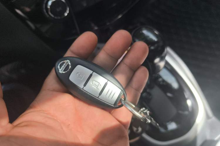 Used Nissan Qashqai 2016 2.0L CVT Deluxe Edition Vehicle Key