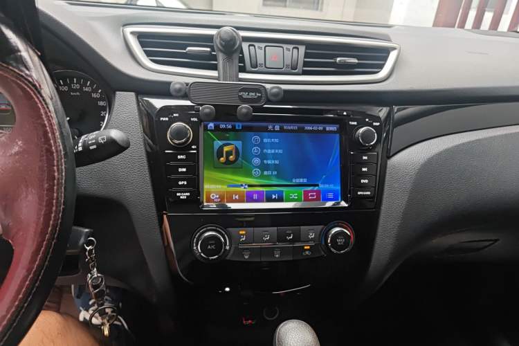Used Nissan Qashqai 2016 2.0L CVT Elite Edition Audio And AC Panel