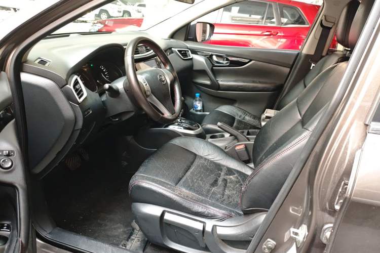 Used Nissan Qashqai 2016 2.0L CVT Elite Edition Driver Seat