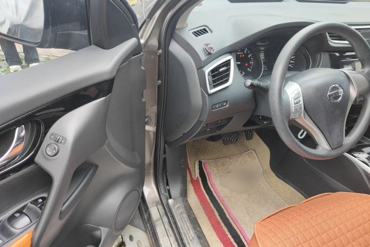Used Nissan Qashqai 2016 2.0L CVT Elite Edition Driver Seat