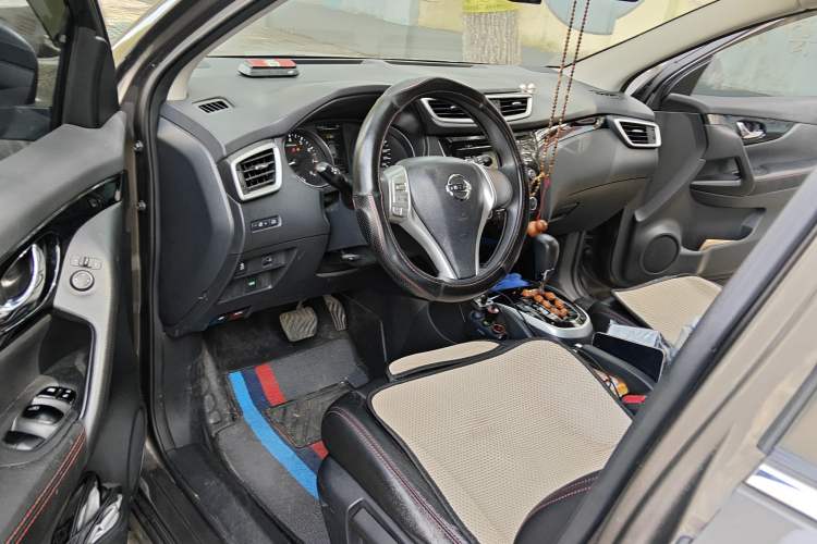 Used Nissan Qashqai 2016 2.0L CVT Elite Edition Driver Seat