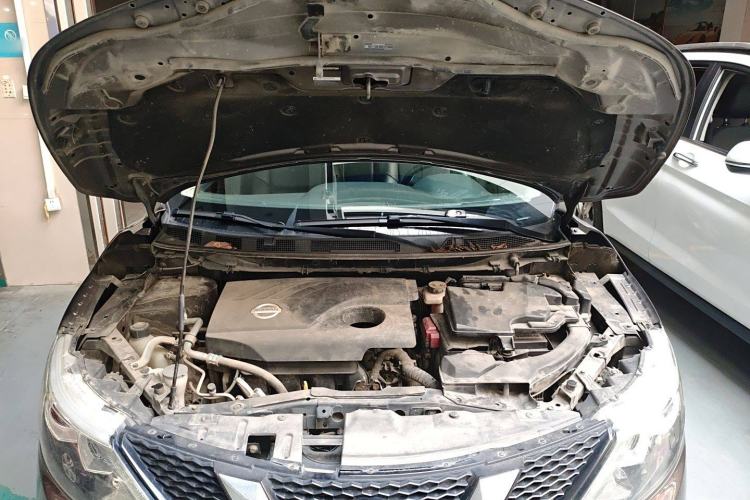 Used Nissan Qashqai 2016 2.0L CVT Elite Edition Engine Bay