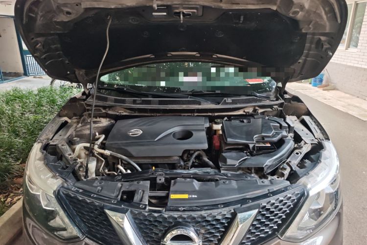 Used Nissan Qashqai 2016 2.0L CVT Elite Edition Engine Bay