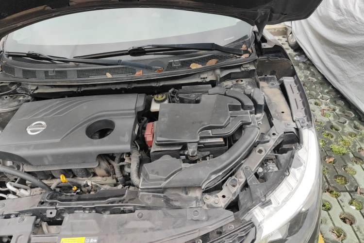 Used Nissan Qashqai 2016 2.0L CVT Elite Edition Engine Bay Left