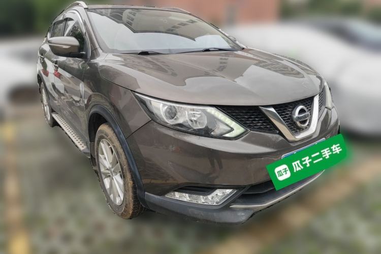Used Nissan Qashqai 2016 2.0L CVT Elite Edition Front Right 45 Deg