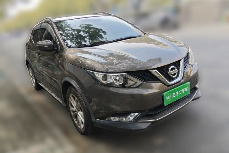 Used Nissan Qashqai 2016 2.0L CVT Elite Edition Front Right 45 Deg