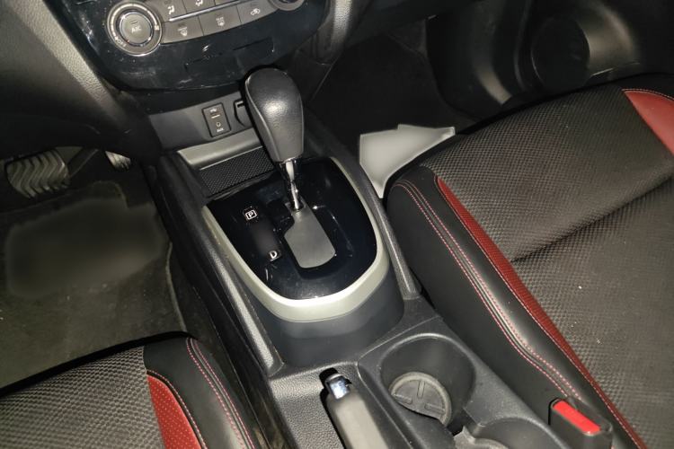 Used Nissan Qashqai 2016 2.0L CVT Luxury Edition Gear Lever