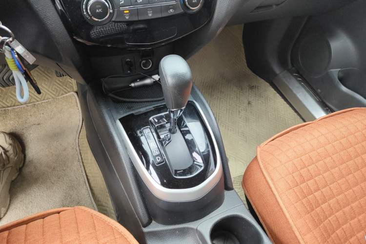 Used Nissan Qashqai 2016 2.0L CVT Elite Edition Gear Lever