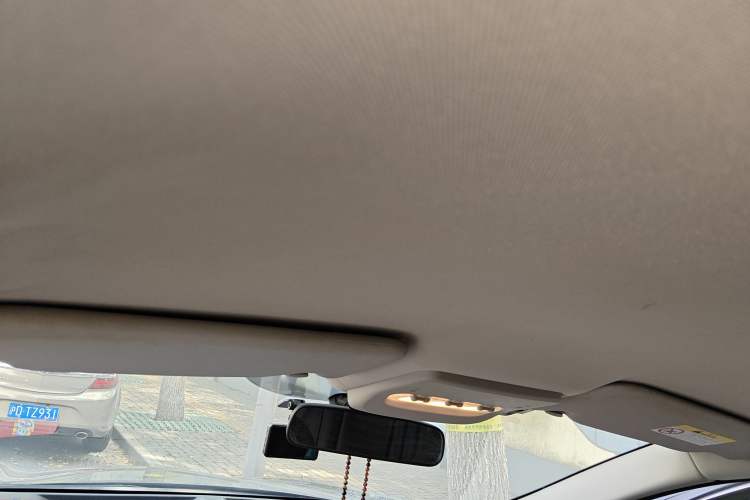 Used Nissan Qashqai 2016 2.0L CVT Elite Edition Headliner