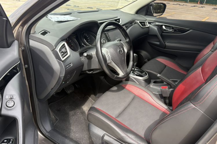 Used Nissan Qashqai 2016 2.0L CVT Luxury Edition Interior 2
