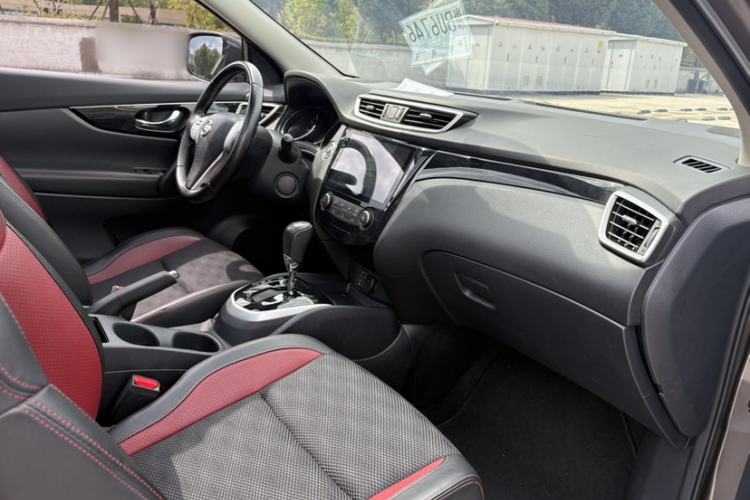 Used Nissan Qashqai 2016 2.0L CVT Luxury Edition Interior 3