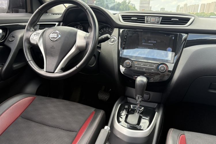 Used Nissan Qashqai 2016 2.0L CVT Luxury Edition Interior 6