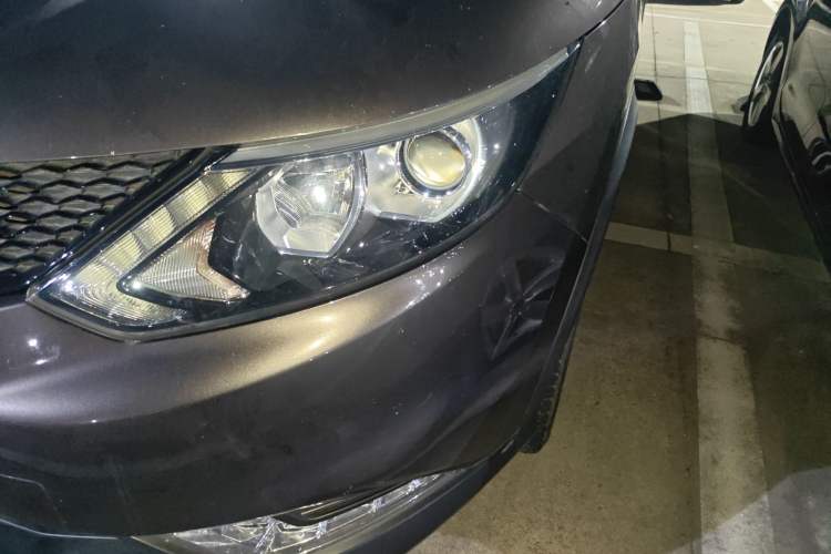 Used Nissan Qashqai 2016 2.0L CVT Luxury Edition Left Front Headlight