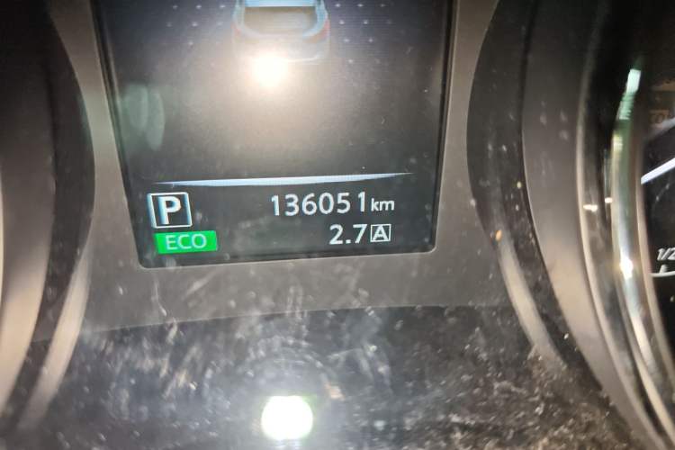 Used Nissan Qashqai 2016 2.0L CVT Elite Edition Odometer Close Up