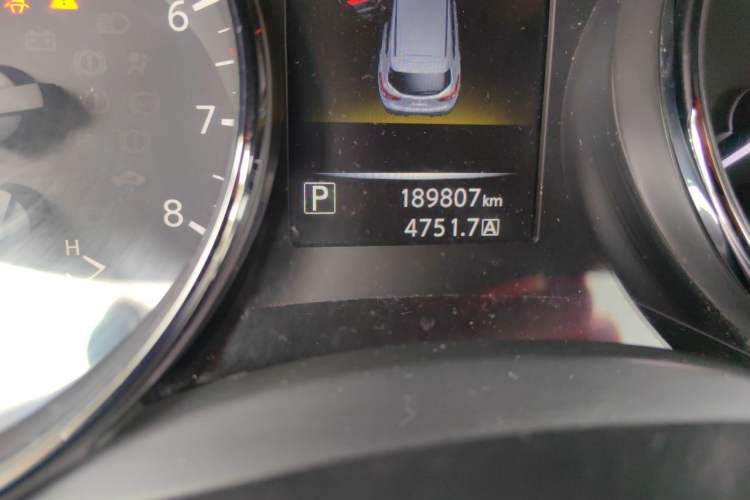 Used Nissan Qashqai 2016 2.0L CVT Elite Edition Odometer Close Up