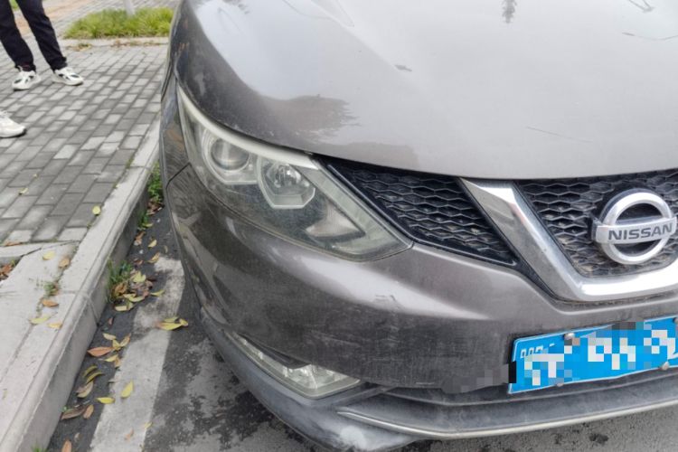 Used Nissan Qashqai 2016 2.0L CVT Elite Edition Right Front Headlight