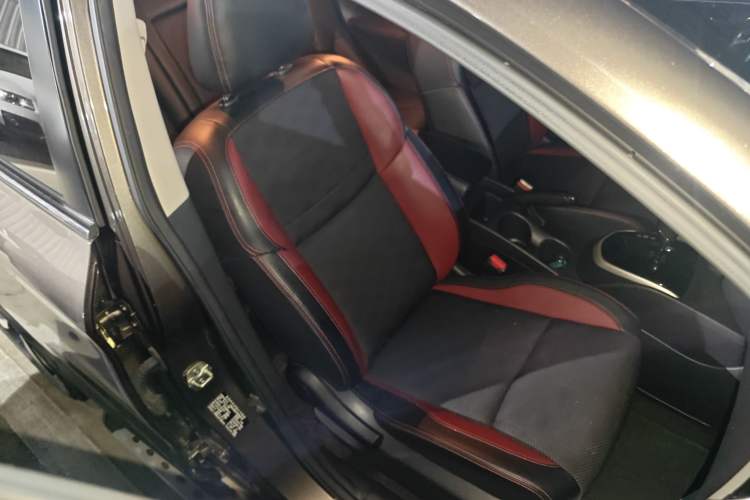 Used Nissan Qashqai 2016 2.0L CVT Luxury Edition Right Front Seat