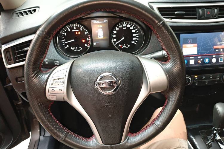 Used Nissan Qashqai 2016 2.0L CVT Elite Edition Steering Wheel