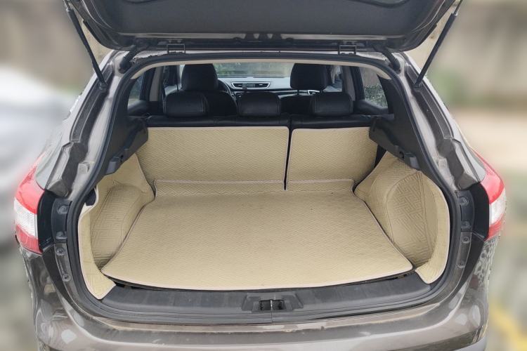 Used Nissan Qashqai 2016 2.0L CVT Elite Edition Trunk