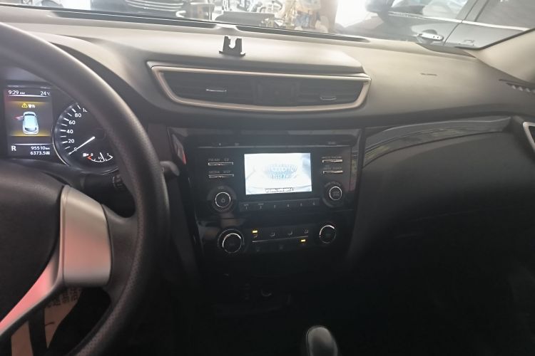 Used Nissan Qashqai 2016 2.0L CVT Elite Edition Audio And AC Panel