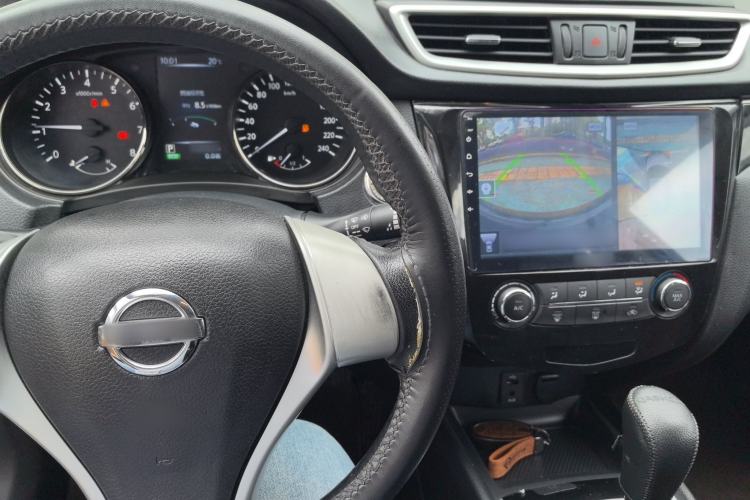 Used Nissan Qashqai 2016 2.0L CVT Luxury Edition Center Console