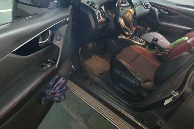 Used Nissan Qashqai 2016 2.0L CVT Luxury Edition Driver Seat