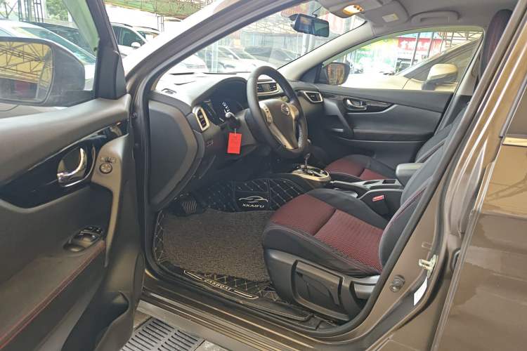 Used Nissan Qashqai 2016 2.0L CVT Elite Edition Driver Seat