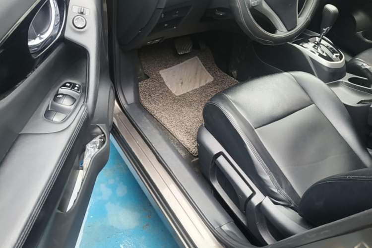 Used Nissan Qashqai 2016 2.0L CVT Elite Edition Driver Seat