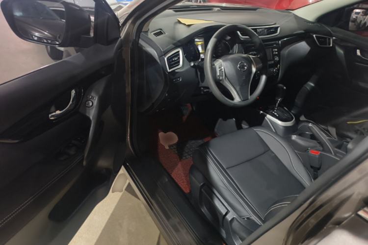 Used Nissan Qashqai 2016 2.0L CVT Elite Edition Driver Seat