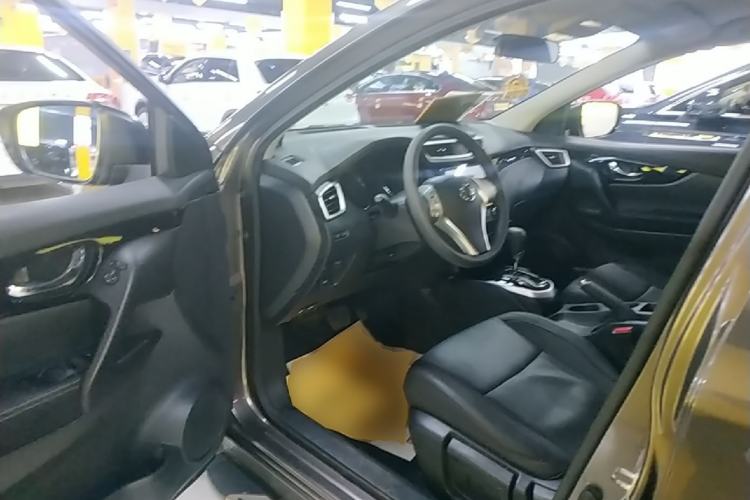 Used Nissan Qashqai 2016 2.0L CVT Elite Edition Driver Seat