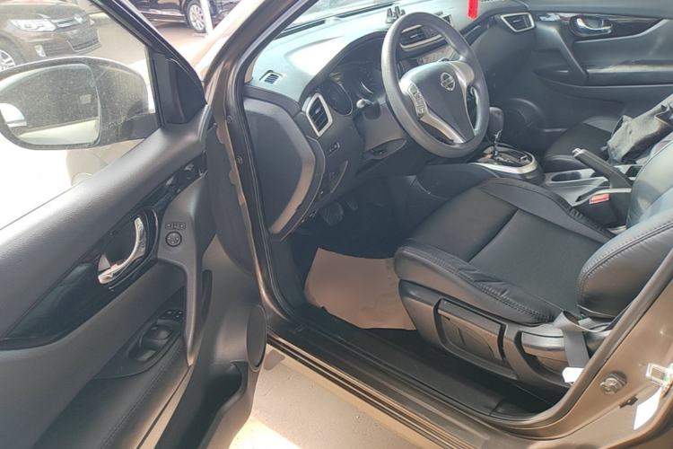 Used Nissan Qashqai 2016 2.0L CVT Elite Edition Driver Seat