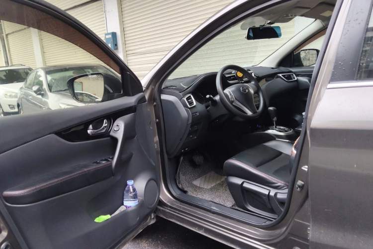 Used Nissan Qashqai 2016 2.0L CVT Elite Edition Driver Seat