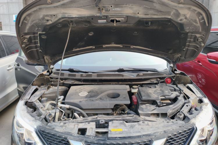 Used Nissan Qashqai 2016 2.0L CVT Elite Edition Engine Bay
