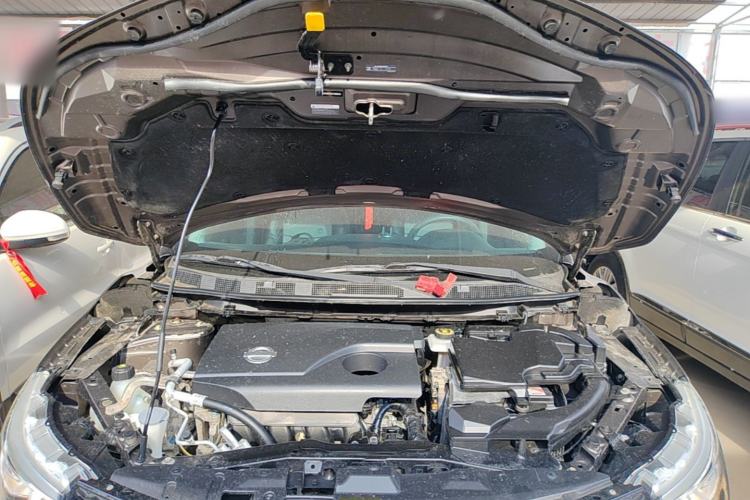 Used Nissan Qashqai 2016 2.0L CVT Elite Edition Engine Bay