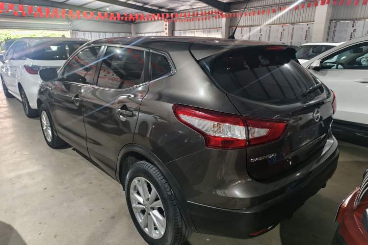Used Nissan Qashqai 2016 2.0L CVT Elite Edition Exterior 2