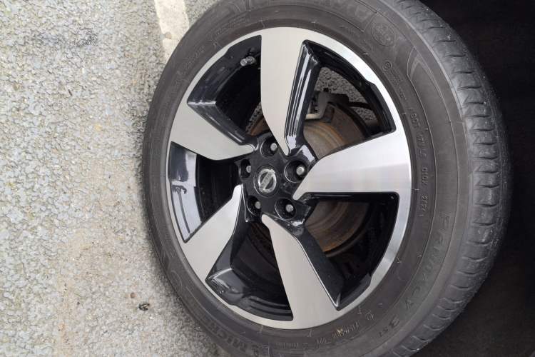 Used Nissan Qashqai 2016 2.0L CVT Luxury Edition Exterior 3