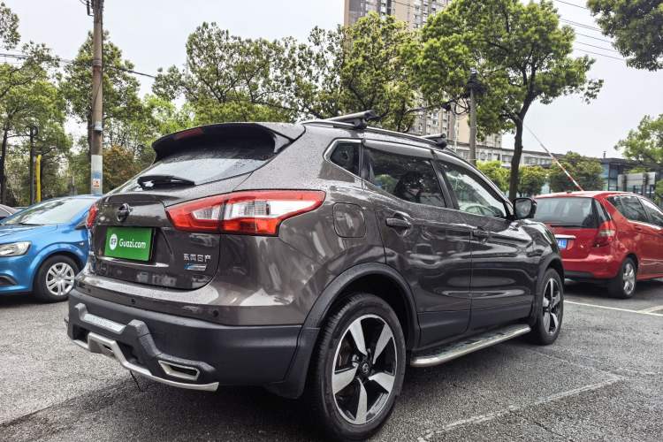 Used Nissan Qashqai 2016 2.0L CVT Luxury Edition Exterior 8