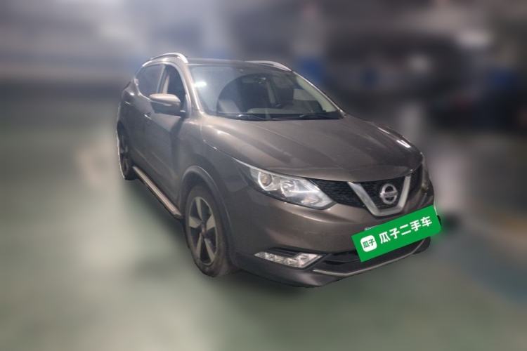 Used Nissan Qashqai 2016 2.0L CVT Luxury Edition Front Right 45 Deg