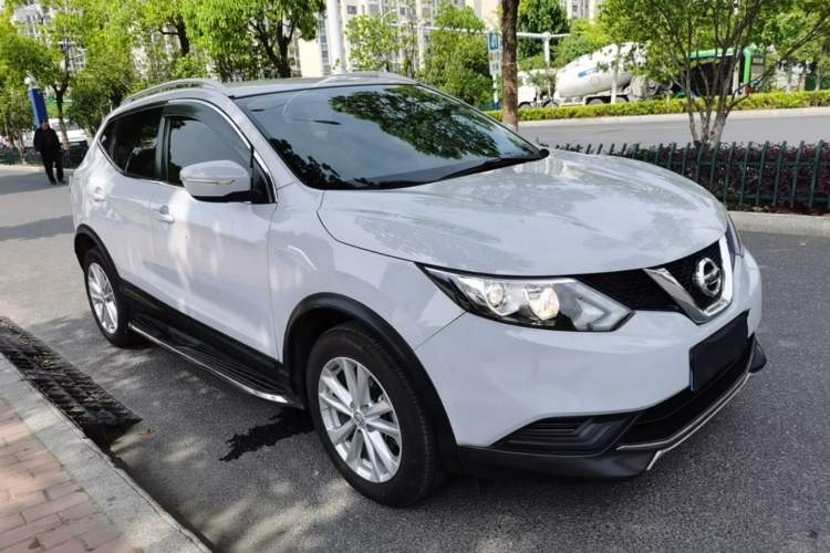 Used Nissan Qashqai 2016 1.2T CVT Fashion Edition Front Right 45 Deg