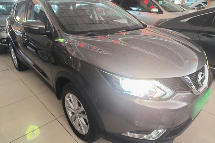 Used Nissan Qashqai 2016 2.0L CVT Elite Edition Front Right 45 Deg