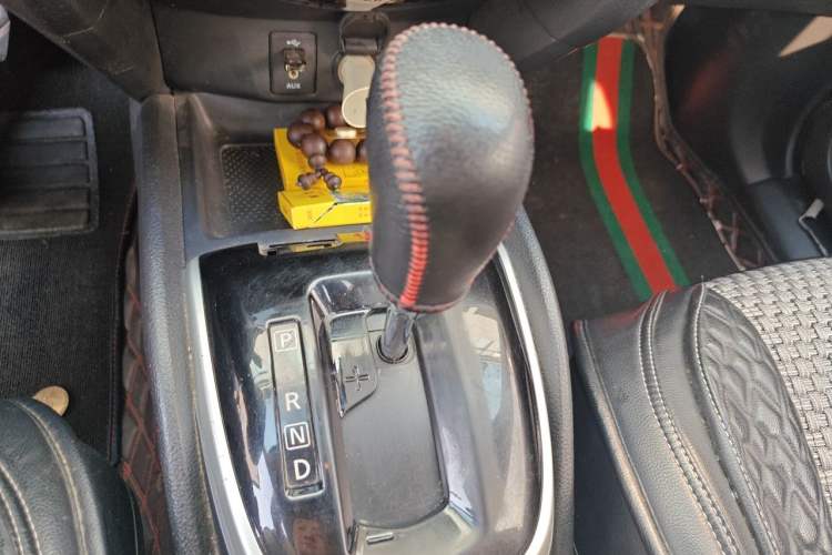 Used Nissan Qashqai 2016 2.0L CVT Elite Edition Gear Lever