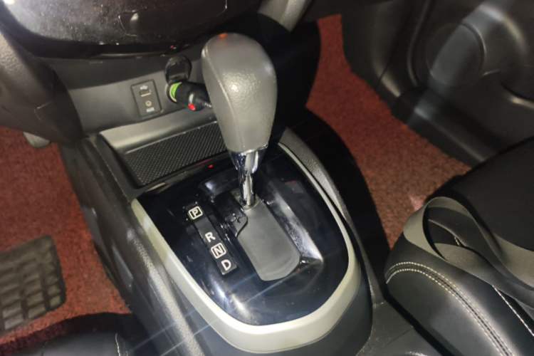 Used Nissan Qashqai 2016 2.0L CVT Elite Edition Gear Lever