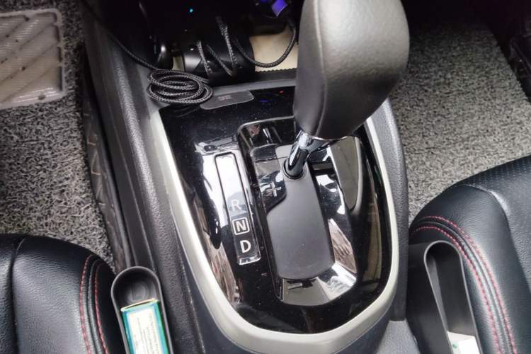 Used Nissan Qashqai 2016 2.0L CVT Elite Edition Gear Lever