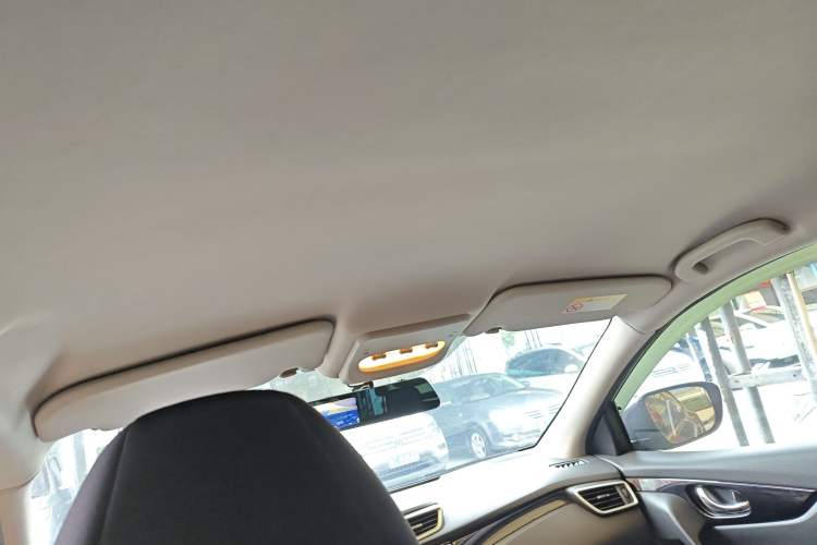 Used Nissan Qashqai 2016 2.0L CVT Elite Edition Headliner