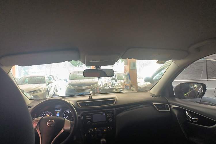Used Nissan Qashqai 2016 2.0L CVT Elite Edition Headliner
