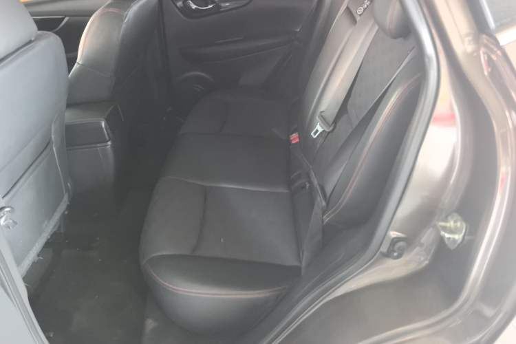 Used Nissan Qashqai 2016 2.0L CVT Luxury Edition Interior 1