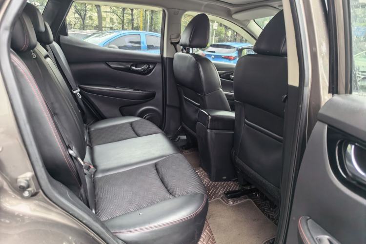 Used Nissan Qashqai 2016 2.0L CVT Luxury Edition Interior 2